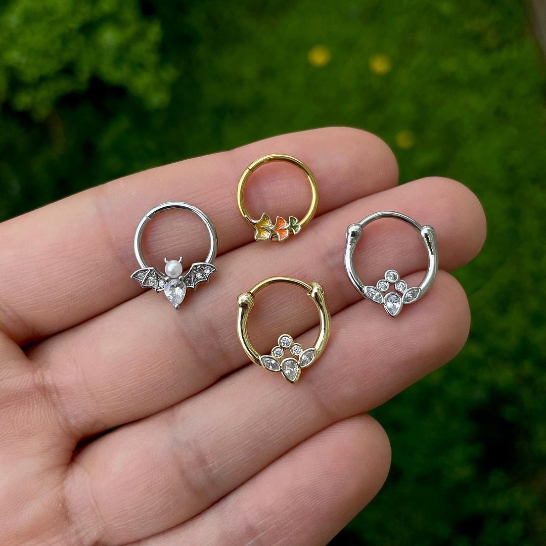 16G 3/8 Autumn Leaves Fall Hinged Segment Ring